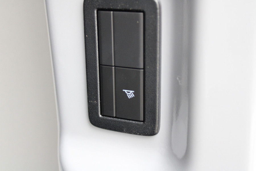 Ford Transit Custom 320 2.0 TDCI L2H1 Limited 150pk - 2x Schuifdeur - Adaptive Cruise - Verwarmd stuur - Blind spot - Navigatie - Camera - Draadloos Ford Transit Custom 320 2.0 TDCI L2H1 Limited 150pk - 2x Schuifdeur - Adaptive Cruise - Verwarmd stuur - Blind spot - Navigatie - Camera - Draadloos