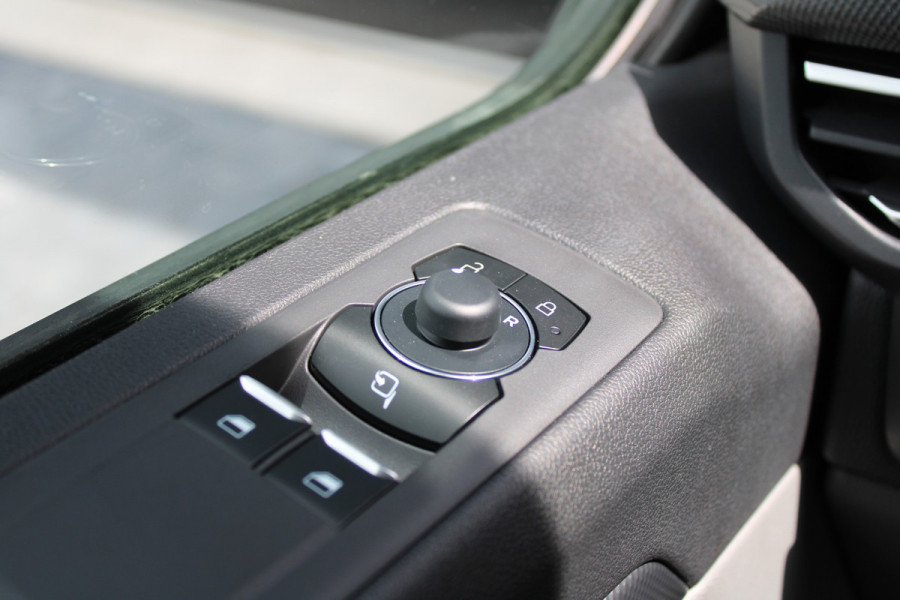 Ford Transit Custom 320 2.0 TDCI L2H1 Limited 150pk - 2x Schuifdeur - Adaptive Cruise - Verwarmd stuur - Blind spot - Navigatie - Camera - Draadloos Ford Transit Custom 320 2.0 TDCI L2H1 Limited 150pk - 2x Schuifdeur - Adaptive Cruise - Verwarmd stuur - Blind spot - Navigatie - Camera - Draadloos