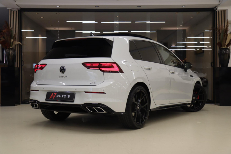 Volkswagen Golf 1.5 eTSI R-Line Business PANO/CAM/CARPLAY/ACC/DCC/VOL