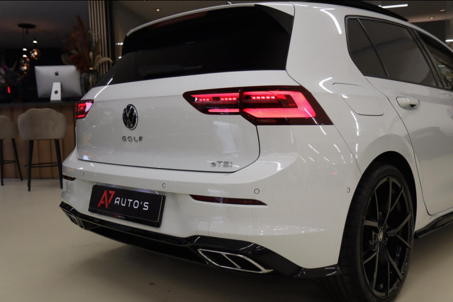 Volkswagen Golf 1.5 eTSI R-Line Business PANO/CAM/CARPLAY/ACC/DCC/VOL