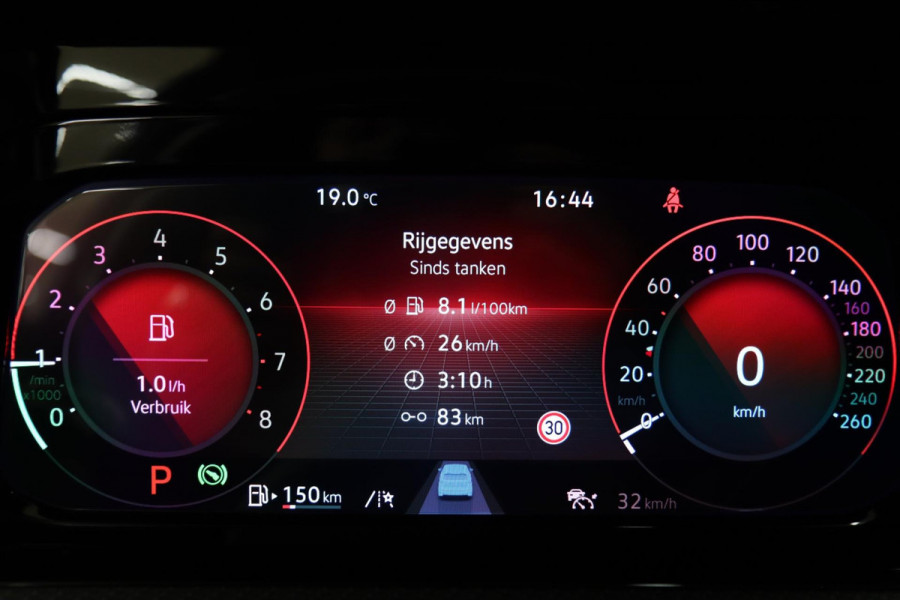 Volkswagen Golf 1.5 eTSI R-Line Business PANO/CAM/CARPLAY/ACC/DCC/VOL