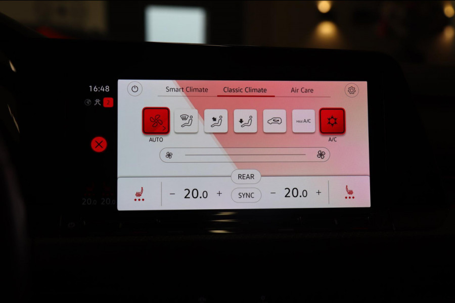 Volkswagen Golf 1.5 eTSI R-Line Business PANO/CAM/CARPLAY/ACC/DCC/VOL