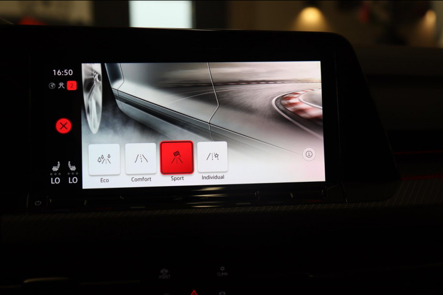Volkswagen Golf 1.5 eTSI R-Line Business PANO/CAM/CARPLAY/ACC/DCC/VOL