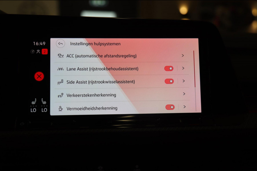 Volkswagen Golf 1.5 eTSI R-Line Business PANO/CAM/CARPLAY/ACC/DCC/VOL