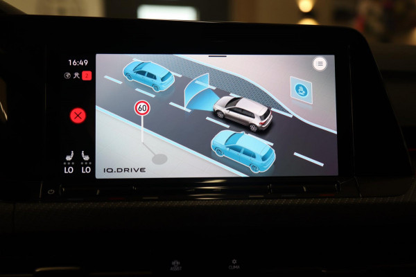 Volkswagen Golf 1.5 eTSI R-Line Business PANO/CAM/CARPLAY/ACC/DCC/VOL