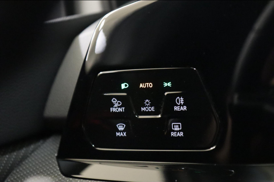 Volkswagen Golf 1.5 eTSI R-Line Business PANO/CAM/CARPLAY/ACC/DCC/VOL
