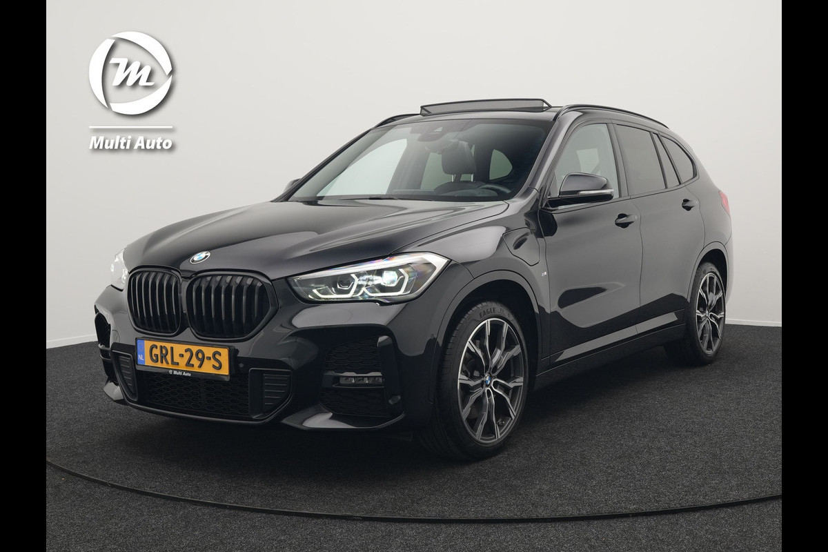 BMW X1 xDrive25e M Sport Plug In Hybrid 221pk Dealer O.H PHEV | Panodak | Head Up | Cruise Control | Lederen Sportstoelen Verwarmd | Sfeerverlichting | Camera | Leder Sportstuur | Navigatie | DAB |