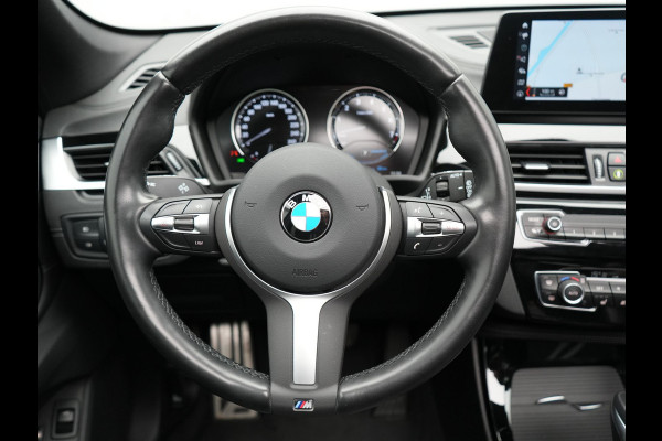 BMW X1 xDrive25e M Sport Plug In Hybrid 221pk Dealer O.H PHEV | Panodak | Head Up | Cruise Control | Lederen Sportstoelen Verwarmd | Sfeerverlichting | Camera | Leder Sportstuur | Navigatie | DAB |