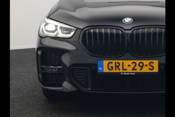 BMW X1 xDrive25e M Sport Plug In Hybrid 221pk Dealer O.H PHEV | Panodak | Head Up | Cruise Control | Lederen Sportstoelen Verwarmd | Sfeerverlichting | Camera | Leder Sportstuur | Navigatie | DAB |