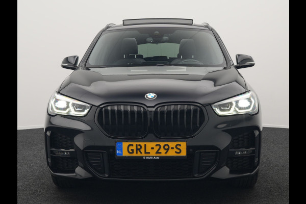 BMW X1 xDrive25e M Sport Plug In Hybrid 221pk Dealer O.H PHEV | Panodak | Head Up | Cruise Control | Lederen Sportstoelen Verwarmd | Sfeerverlichting | Camera | Leder Sportstuur | Navigatie | DAB |