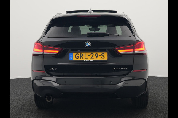 BMW X1 xDrive25e M Sport Plug In Hybrid 221pk Dealer O.H PHEV | Panodak | Head Up | Cruise Control | Lederen Sportstoelen Verwarmd | Sfeerverlichting | Camera | Leder Sportstuur | Navigatie | DAB |
