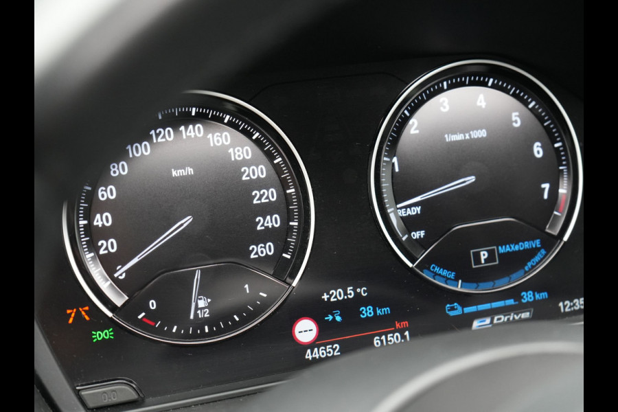 BMW X1 xDrive25e M Sport Plug In Hybrid 221pk Dealer O.H PHEV | Panodak | Head Up | Cruise Control | Lederen Sportstoelen Verwarmd | Sfeerverlichting | Camera | Leder Sportstuur | Navigatie | DAB |