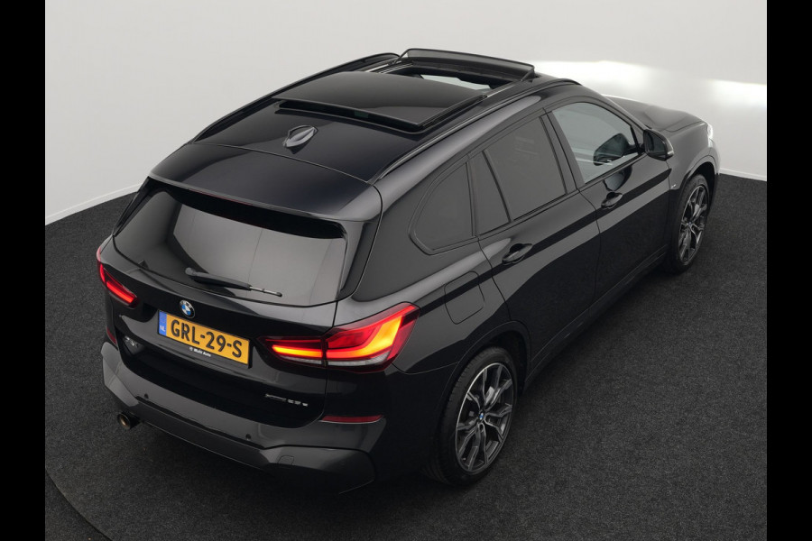 BMW X1 xDrive25e M Sport Plug In Hybrid 221pk Dealer O.H PHEV | Panodak | Head Up | Cruise Control | Lederen Sportstoelen Verwarmd | Sfeerverlichting | Camera | Leder Sportstuur | Navigatie | DAB |