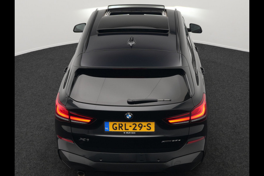 BMW X1 xDrive25e M Sport Plug In Hybrid 221pk Dealer O.H PHEV | Panodak | Head Up | Cruise Control | Lederen Sportstoelen Verwarmd | Sfeerverlichting | Camera | Leder Sportstuur | Navigatie | DAB |