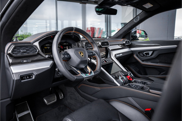 Lamborghini Urus 4.0 V8 - Akrapovic l Panorama l B&O | Dealer O.H. Lamborghini Urus 4.0 V8 - Akrapovic l Panorama l B&O | Dealer O.H.