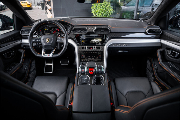 Lamborghini Urus 4.0 V8 - Akrapovic l Panorama l B&O | Dealer O.H. Lamborghini Urus 4.0 V8 - Akrapovic l Panorama l B&O | Dealer O.H.