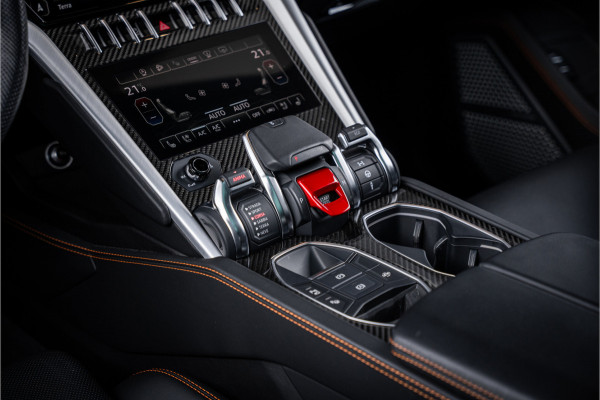 Lamborghini Urus 4.0 V8 - Akrapovic l Panorama l B&O | Dealer O.H. Lamborghini Urus 4.0 V8 - Akrapovic l Panorama l B&O | Dealer O.H.