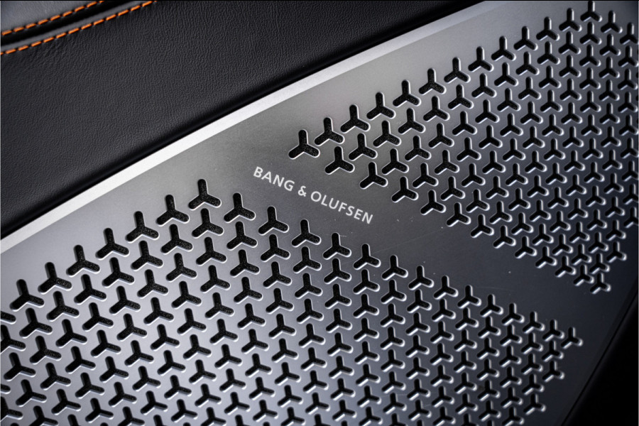 Lamborghini Urus 4.0 V8 - Akrapovic l Panorama l B&O | Dealer O.H. Lamborghini Urus 4.0 V8 - Akrapovic l Panorama l B&O | Dealer O.H.