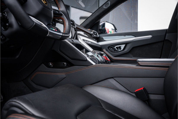 Lamborghini Urus 4.0 V8 - Akrapovic l Panorama l B&O | Dealer O.H. Lamborghini Urus 4.0 V8 - Akrapovic l Panorama l B&O | Dealer O.H.