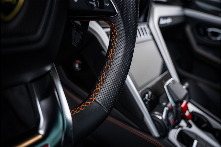 Lamborghini Urus 4.0 V8 - Akrapovic l Panorama l B&O | Dealer O.H. Lamborghini Urus 4.0 V8 - Akrapovic l Panorama l B&O | Dealer O.H.