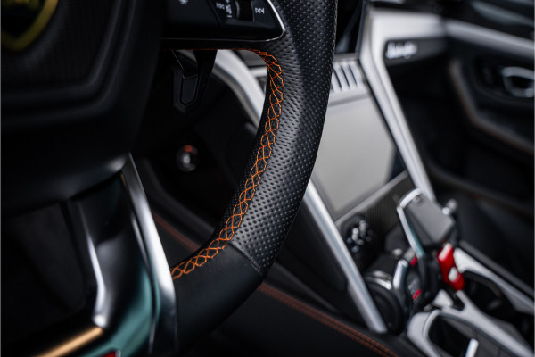 Lamborghini Urus 4.0 V8 - Akrapovic l Panorama l B&O | Dealer O.H. Lamborghini Urus 4.0 V8 - Akrapovic l Panorama l B&O | Dealer O.H.