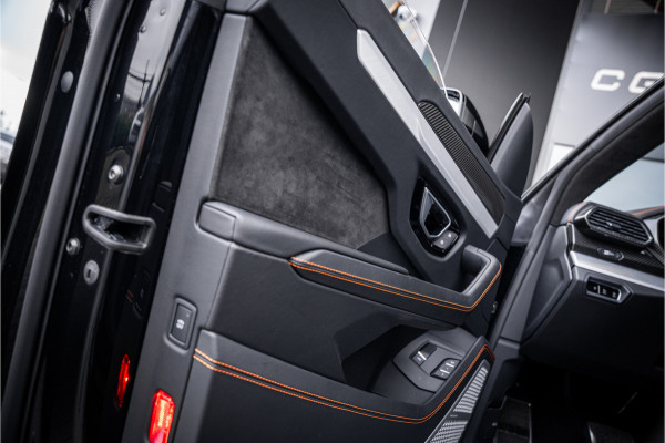 Lamborghini Urus 4.0 V8 - Akrapovic l Panorama l B&O | Dealer O.H. Lamborghini Urus 4.0 V8 - Akrapovic l Panorama l B&O | Dealer O.H.