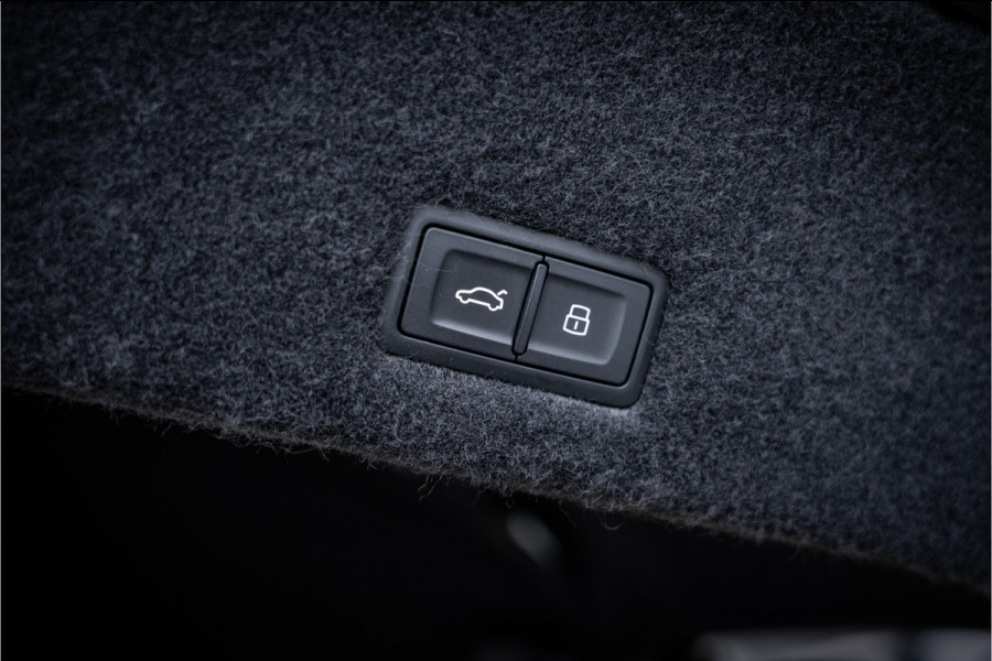 Lamborghini Urus 4.0 V8 - Akrapovic l Panorama l B&O | Dealer O.H. Lamborghini Urus 4.0 V8 - Akrapovic l Panorama l B&O | Dealer O.H.