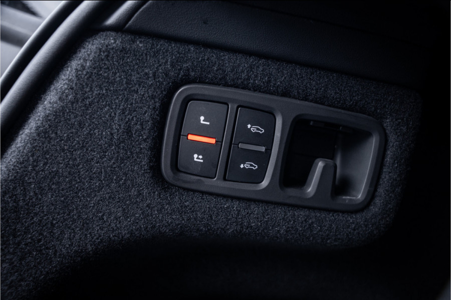 Lamborghini Urus 4.0 V8 - Akrapovic l Panorama l B&O | Dealer O.H. Lamborghini Urus 4.0 V8 - Akrapovic l Panorama l B&O | Dealer O.H.