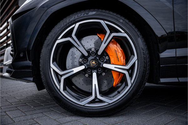 Lamborghini Urus 4.0 V8 - Akrapovic l Panorama l B&O | Dealer O.H. Lamborghini Urus 4.0 V8 - Akrapovic l Panorama l B&O | Dealer O.H.