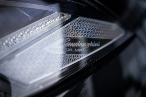 Lamborghini Urus 4.0 V8 - Akrapovic l Panorama l B&O | Dealer O.H. Lamborghini Urus 4.0 V8 - Akrapovic l Panorama l B&O | Dealer O.H.