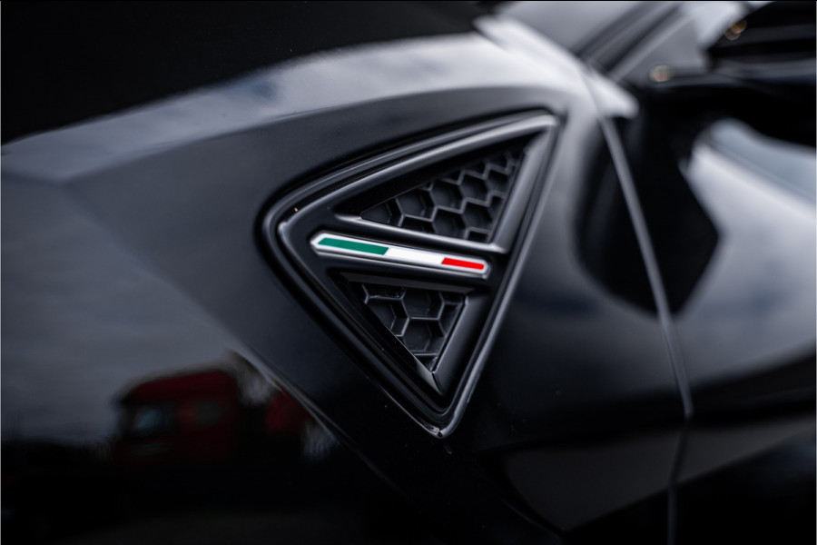 Lamborghini Urus 4.0 V8 - Akrapovic l Panorama l B&O | Dealer O.H. Lamborghini Urus 4.0 V8 - Akrapovic l Panorama l B&O | Dealer O.H.