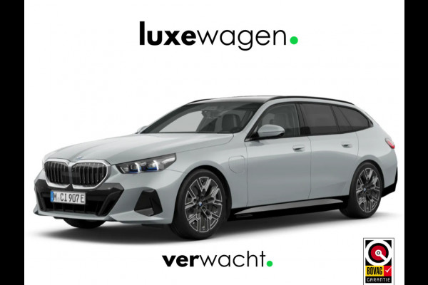 BMW 5 Serie Touring 520i M-Sport Pano Trekh ACC 360 B&W HUD 21inch Stoelventilatie
