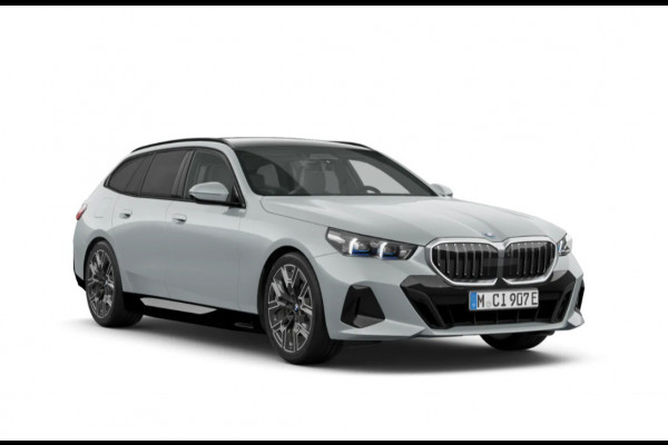BMW 5 Serie Touring 520i M-Sport Pano Trekh ACC 360 B&W HUD 21inch Stoelventilatie