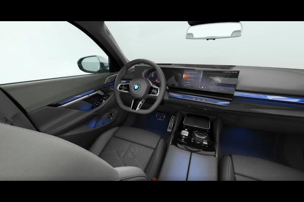 BMW 5 Serie Touring 520i M-Sport Pano Trekh ACC 360 B&W HUD 21inch Stoelventilatie