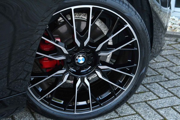 BMW 5 Serie Touring 520i M-Sport Pano Trekh ACC 360 B&W HUD 21inch Stoelventilatie