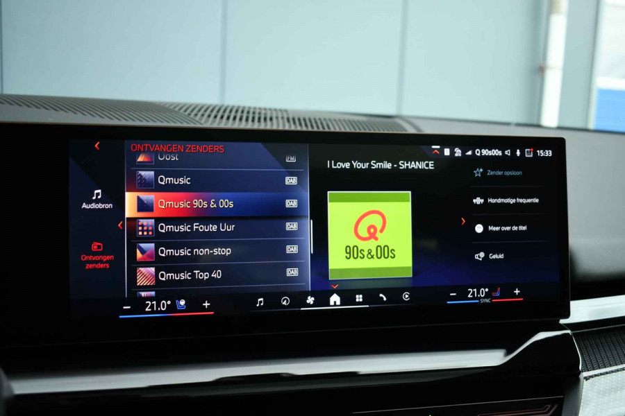 BMW 5 Serie Touring 520i M-Sport Pano Trekh ACC 360 B&W HUD 21inch Stoelventilatie
