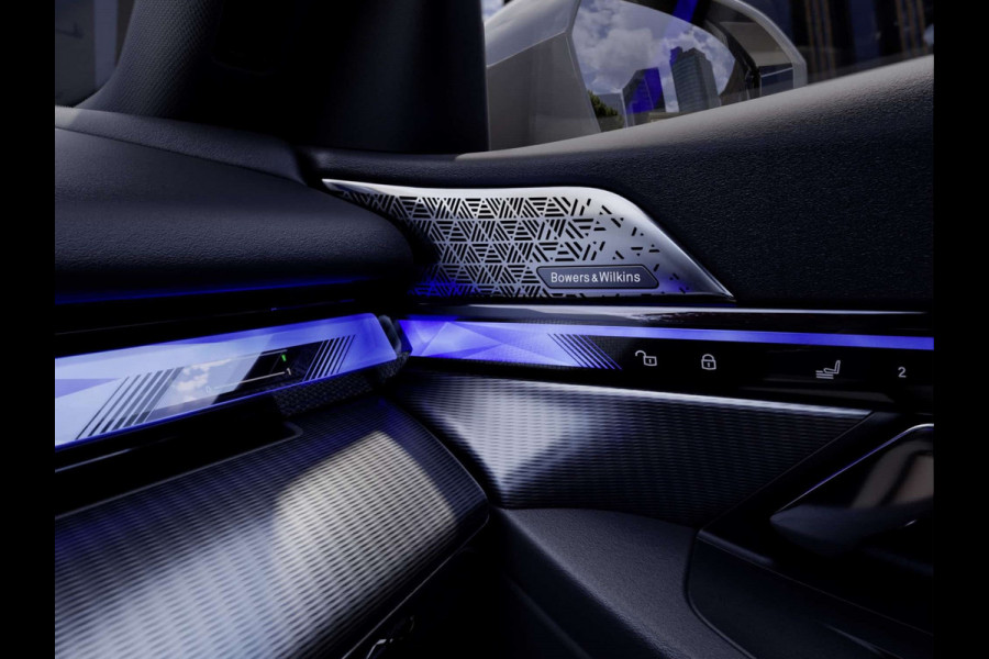 BMW 5 Serie Touring 520i M-Sport Pano Trekh ACC 360 B&W HUD 21inch Stoelventilatie