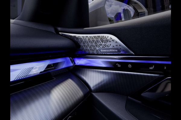 BMW 5 Serie Touring 520i M-Sport Pano Trekh ACC 360 B&W HUD 21inch Stoelventilatie