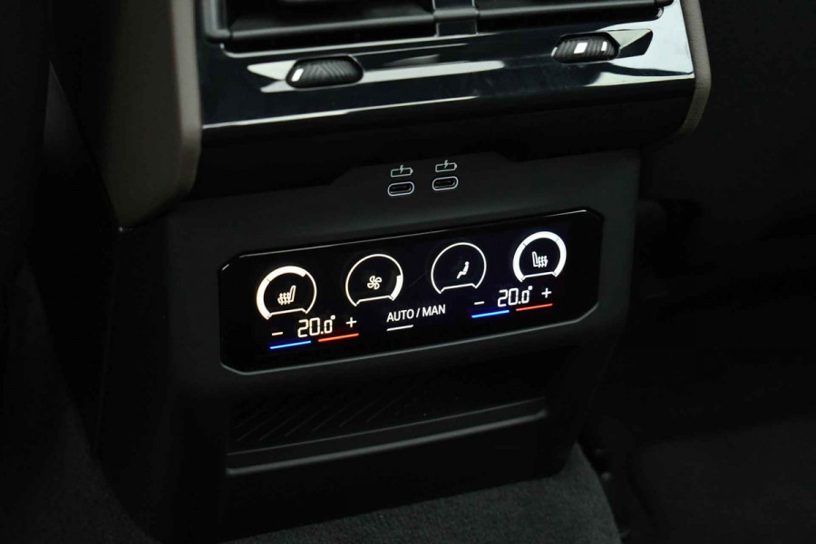 BMW 5 Serie Touring 520i M-Sport Pano Trekh ACC 360 B&W HUD 21inch Stoelventilatie