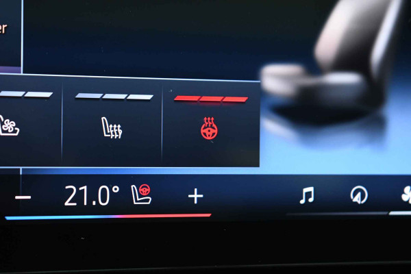 BMW 5 Serie Touring 520i M-Sport Pano Trekh ACC 360 B&W HUD 21inch Stoelventilatie