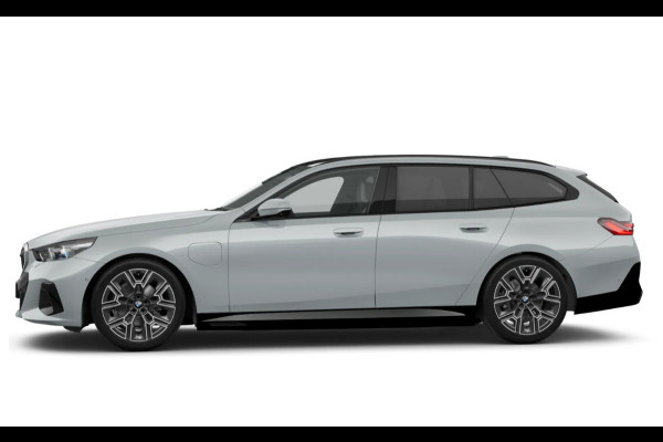 BMW 5 Serie Touring 520i M-Sport Pano Trekh ACC 360 B&W HUD 21inch Stoelventilatie
