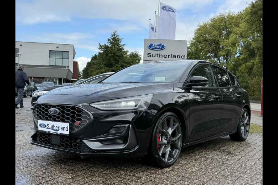 Ford Focus 2.3 EcoBoost ST-X | 280pk | Winter Pack | Achteruitrijcamera | Head up Display | AGR-Stoelen | Sper Differentieel
