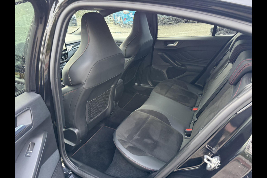 Ford Focus 2.3 EcoBoost ST-X | 280pk | Winter Pack | Achteruitrijcamera | Head up Display | AGR-Stoelen | Sper Differentieel