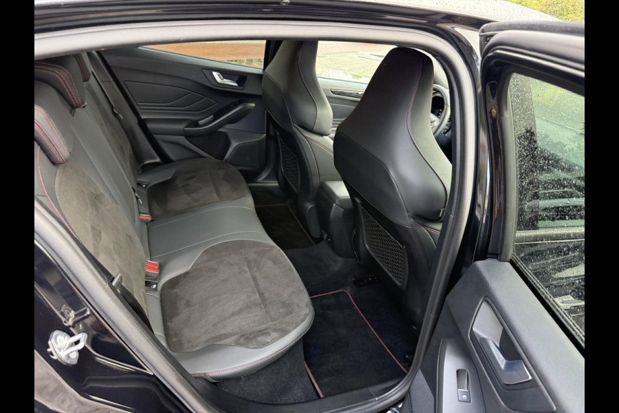 Ford Focus 2.3 EcoBoost ST-X | 280pk | Winter Pack | Achteruitrijcamera | Head up Display | AGR-Stoelen | Sper Differentieel