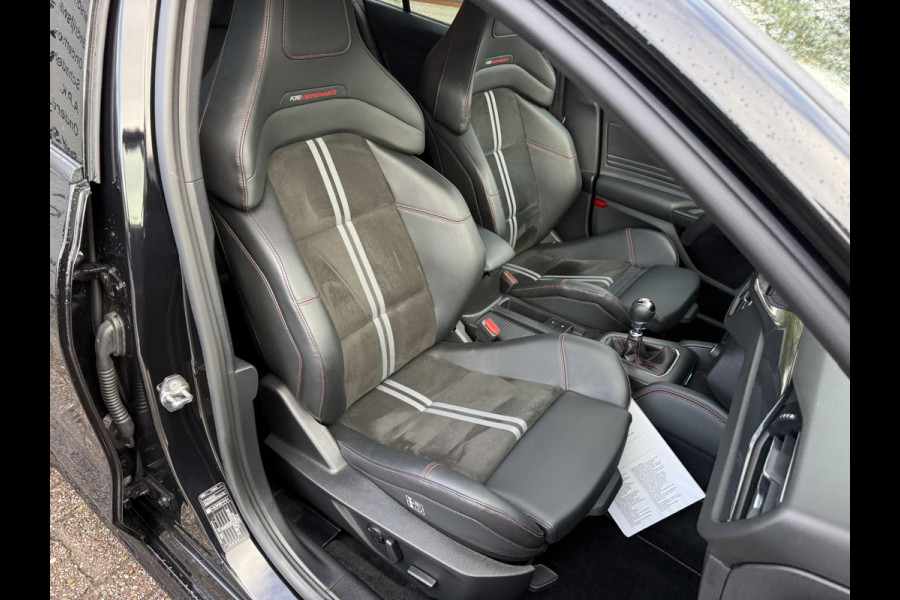 Ford Focus 2.3 EcoBoost ST-X | 280pk | Winter Pack | Achteruitrijcamera | Head up Display | AGR-Stoelen | Sper Differentieel