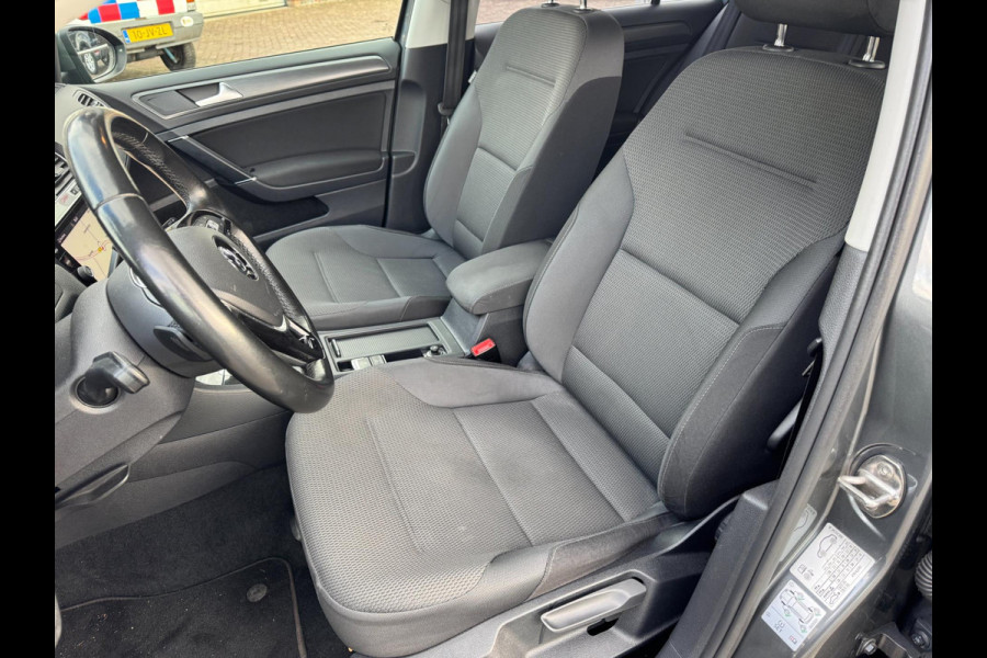 Volkswagen Golf 1.0 TSI Highline Business R AUTOMAAT CLIMAAT CONTROL MULTI STUUR CARPLAY