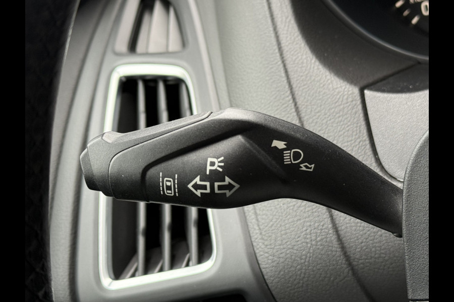 Ford Focus BWJ 2018 | 1.0 126PK Titanium | TREKHAAK | SCHUIFDAK | CLIMA | CAMERA | CARPLAY | NAVI | CRUISE | 2X PDC |