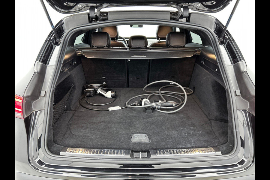 Mercedes-Benz EQC 400 4MATIC AMG Premium 80 kWh BLACK-LINE | TREKHAAK | SCHUIFDAK | EL. ACHTERKLEP Mercedes-Benz EQC 400 4MATIC AMG Premium 80 kWh BLACK-LINE | TREKHAAK | SCHUIFDAK | EL. ACHTERKLEP