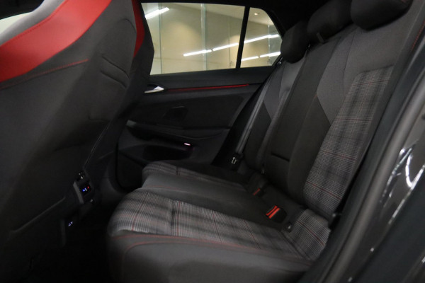 Volkswagen Golf 2.0 TSI GTI PANO/IQ-LIGHT/H&K/KEYLES/ VOLL
