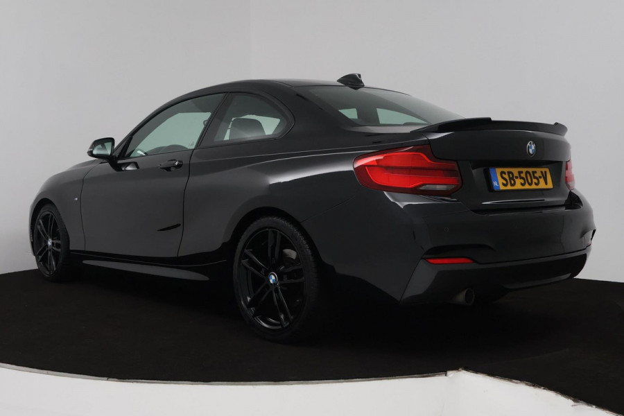 BMW 2 Serie Coupé 218i Executive Edition M-sport (Dealer onderhoud, NL-auto, Navi, Parkeerhulp V+A, Sportstoelen, Etc)